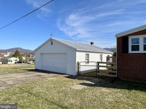 201 8th Ave, Richmond National Battlefiel VA  22835-1524 exterior