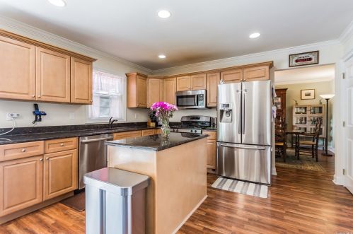 42 21st St, Huntington Station NY  11746-3259 exterior