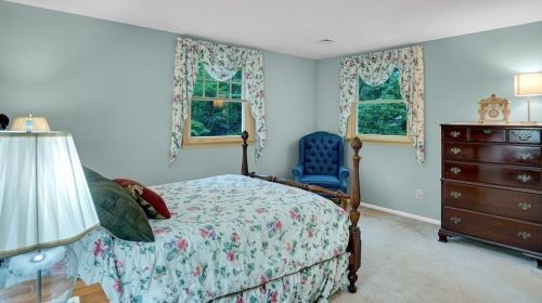 15 Danbury Cir, Amherst NH  03031-2016 exterior