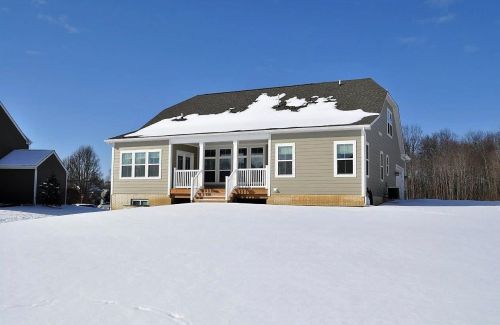 1702 Keela Dr, Pataskala OH  43062-7121 exterior