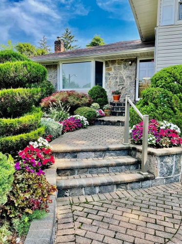 48 Hedgerow Ln, Muttontown, NY 11753-1717
