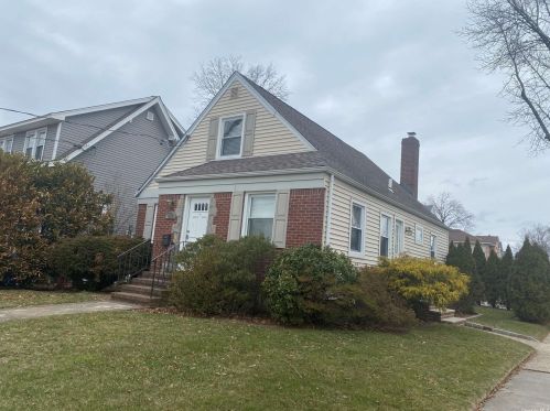 1319 6th Ave, New Hyde Park, NY 11040-5550