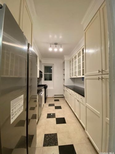 19 21st Rd, Long Island City NY  11105 exterior