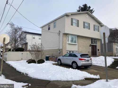 10104 Clark St, Philadelphia, PA 19116-3813