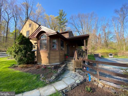 557 Neiffer Rd, Collegeville, PA 19473-1437