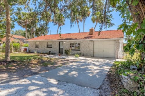 1851 Lime Tree Dr, Edgewater FL  32141-3901 exterior