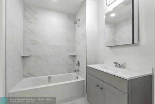 36 13th Ter, Dania Beach FL  33004-4331 exterior