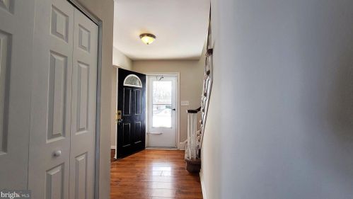 3049 Middle Creek Rd, Gilbertsville, PA 19525-8901