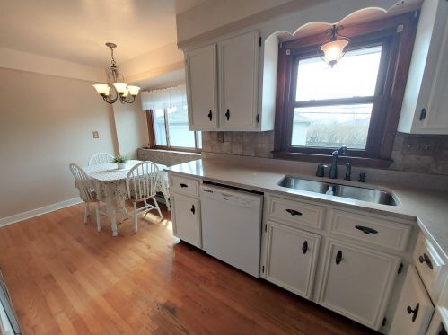 6027 Lake Dr, Cudahy WI  53110-3126 exterior