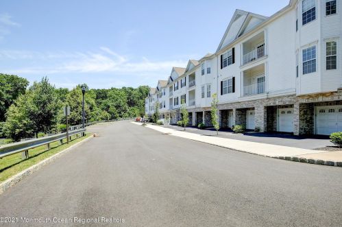 109 Magna Carta Dr, Morganville NJ  07751-5202 exterior