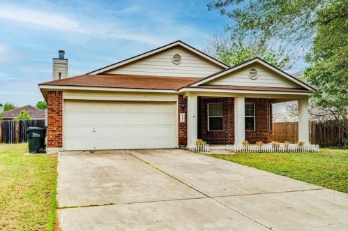 135 Meadowlark Ln, Uhland, TX 78640-4214