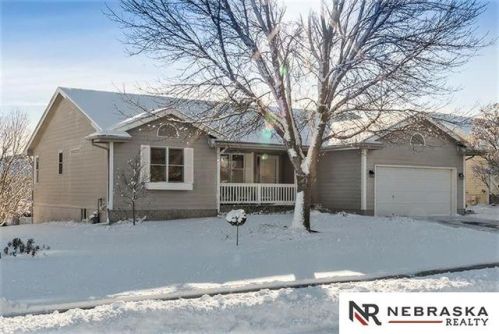 11295 201st St, Gretna, NE 68028-4586