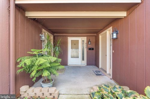 848 Melissa Ct, West Enola, PA 17025-1551