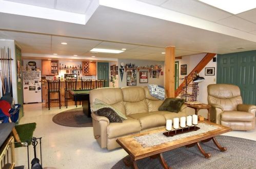 4438 Bachman Dr, Schnecksville PA  18078-2246 exterior