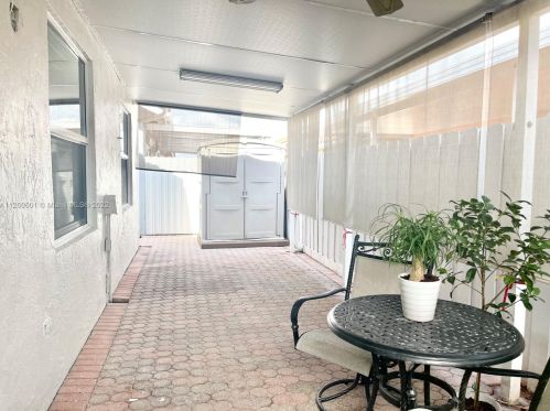 9073 119th Ter, Hialeah FL  33018-4169 exterior