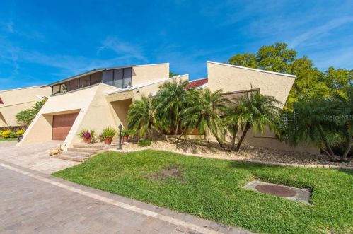 30 Casarena Ct, Winter Haven, FL 33881-3820