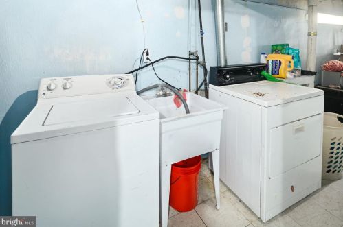 246 Chelten Ave, Philadelphia PA 19144-3803 exterior