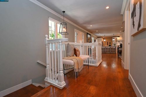 122 El Toyonal, Orinda CA  94563-2133 exterior