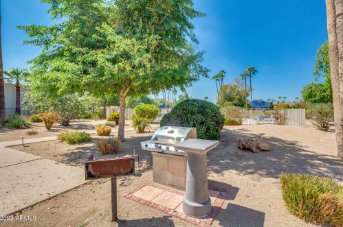 7724 Camelback Rd, Scottsdale AZ 85251-1801 exterior