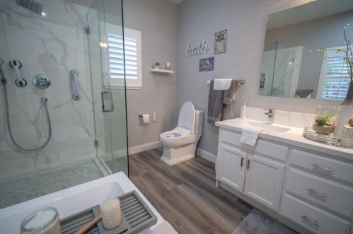 571 Hillock Dr, Hollister, CA 95023-7607