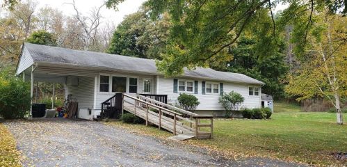 2 Beverly Ln, Washingtonville NY  10992-1420 exterior