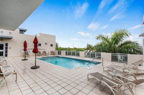 335 6th Ave, Delray Beach FL  33483-5298 exterior