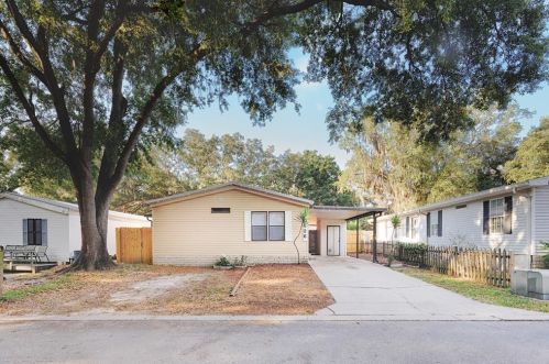 10626 Bay Hills Cir, Thonotosassa, FL 33592-3148