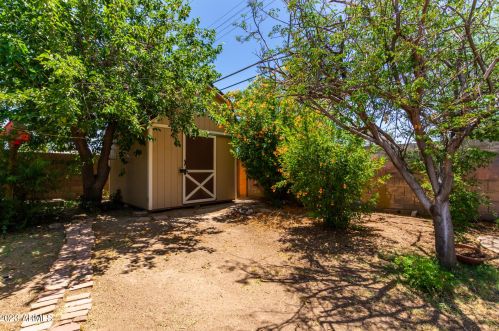 6520 20 Ave, Phoenix AZ 85041-7702 exterior