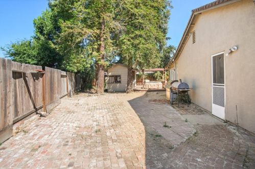 730 Fenn Ct, Turlock CA  95382-1643 exterior