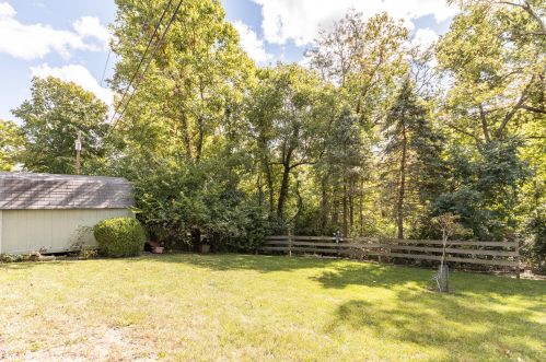 819 Pinehurst Dr, Covington, KY 41017-8109