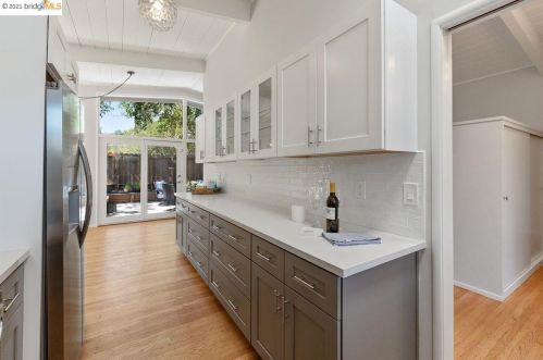 1890 Eloise Ave, Concord CA  94523-2102 exterior