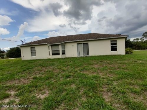 9175 102nd Ave, Vero Beach, FL 32967-3054