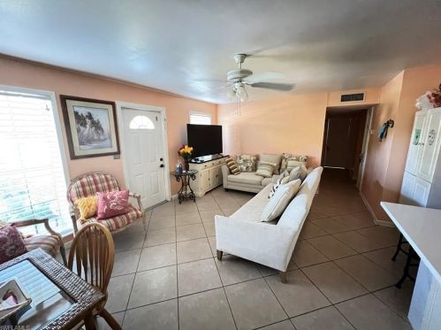 931 Coconut Cir, Naples, FL 34104-4428