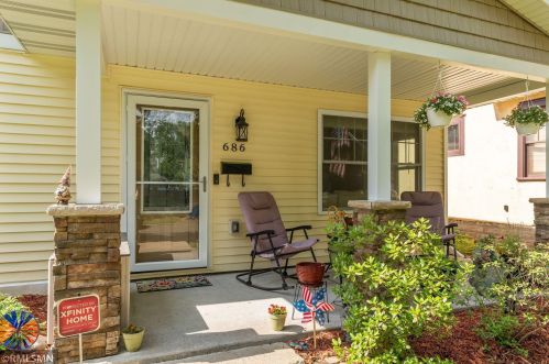 686 Ivy Ave, Saint Paul, MN 55106-1923