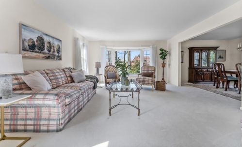 3410 Banberry Ln, New Castle, PA 16105-1002