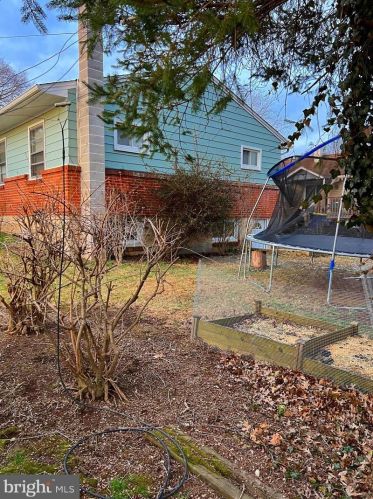 2007 Lincoln St, Camp Hill PA  17011-3842 exterior