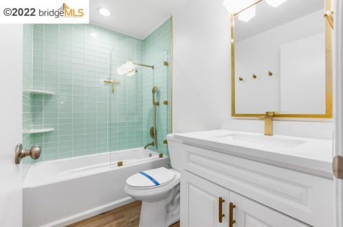 1042 Yarwood Ct, San Jose CA  95128-4727 exterior