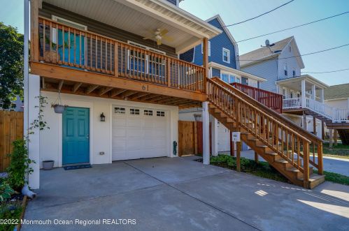 61 4th St, Monmouth Hills, NJ 07732-1636