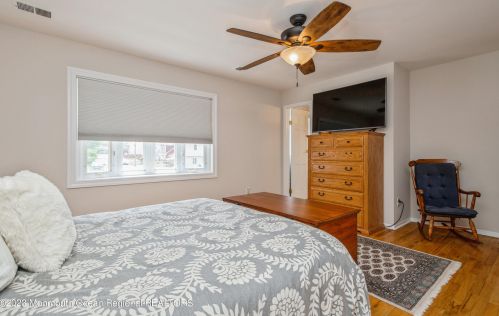 328 Main St, Middletown NJ  07748-5938 exterior