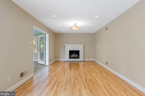 144 Oldbury Dr, Wilmington DE  19808-1420 exterior