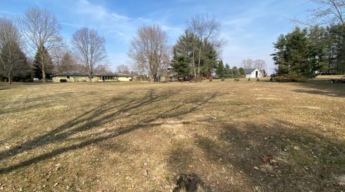 96 Division Rd, Valpo IN  46383-8014 exterior