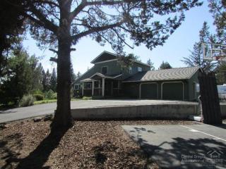 63357 Eastview Dr, Bend, OR 97701-8539