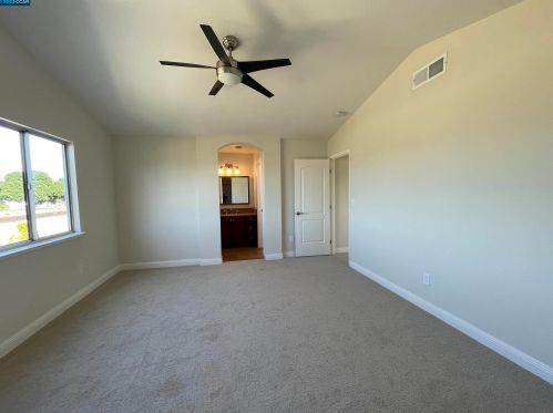 1870 Summerfield Ct, Oakley CA  94561-3074 exterior