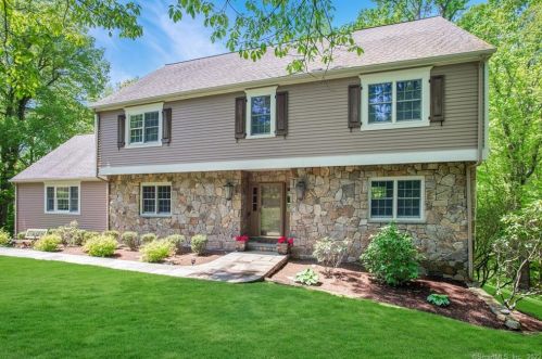 50 Old Wagon Rd, Ridgefield, CT 06877-3045