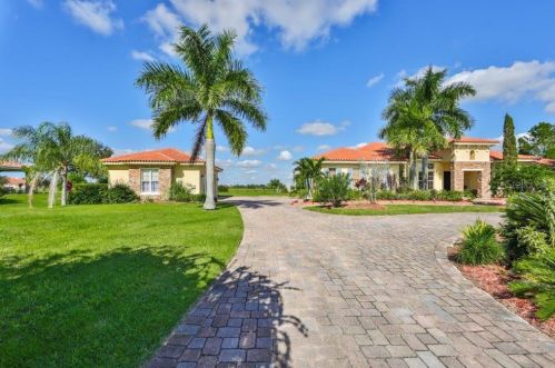 5310 Lake Toscana Dr, Wimauma, FL 33598-4436