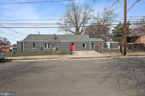 1101 51st Pl, Washington, DC 20019-4027