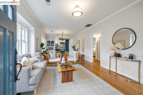 409 45th St, Oakland CA  94609-2124 exterior