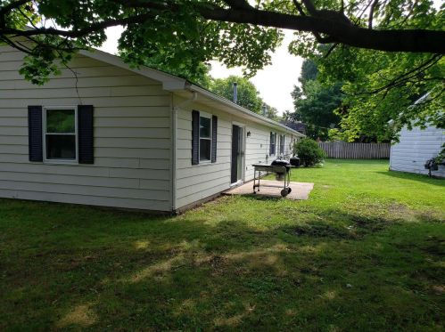 153 Hickory Ln, Pataskala, OH 43062-8738