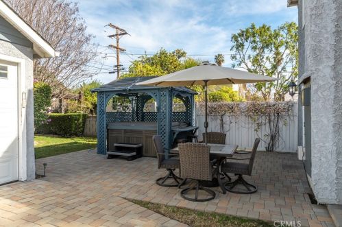 1849 Glenwood Rd, Glendale, CA 91201-1343