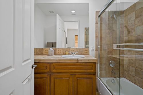 56430 Muirfield Vlg, La Quinta CA  92253-7648 exterior